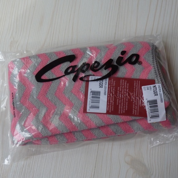 New Capezio Pink/Gray Chevron Patterned Legwarmers - Picture 2 of 2